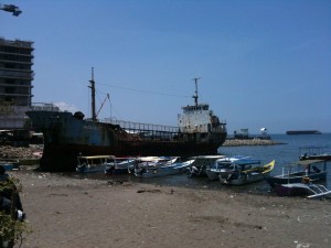 épaves en bord de plage