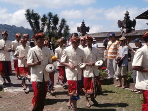 cérémonie bouddhiste au Bratan