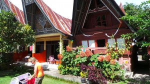 notre maison batak à droite