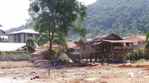 dernière maison à Ao Nang au milieu des hôtels