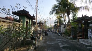 rue du village... rappelle Bali