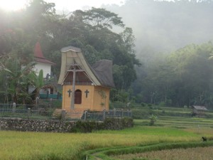 chapelle au coucher de soleil