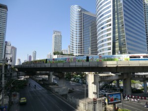 Bangkok high-tech avec son skytrain