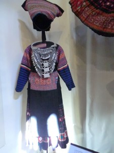 tenue Hmong
