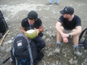 coconut water en haut du col!