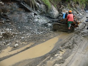 encore une route défoncée